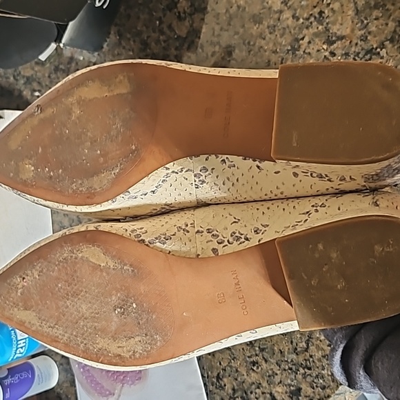 Cole Hann women's Snake print heeled flats - Picture 4 of 5